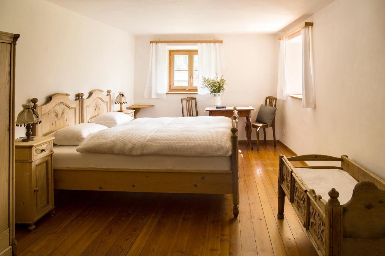 Hotel Chasa Chalavaina Müstair الغرفة الصورة
