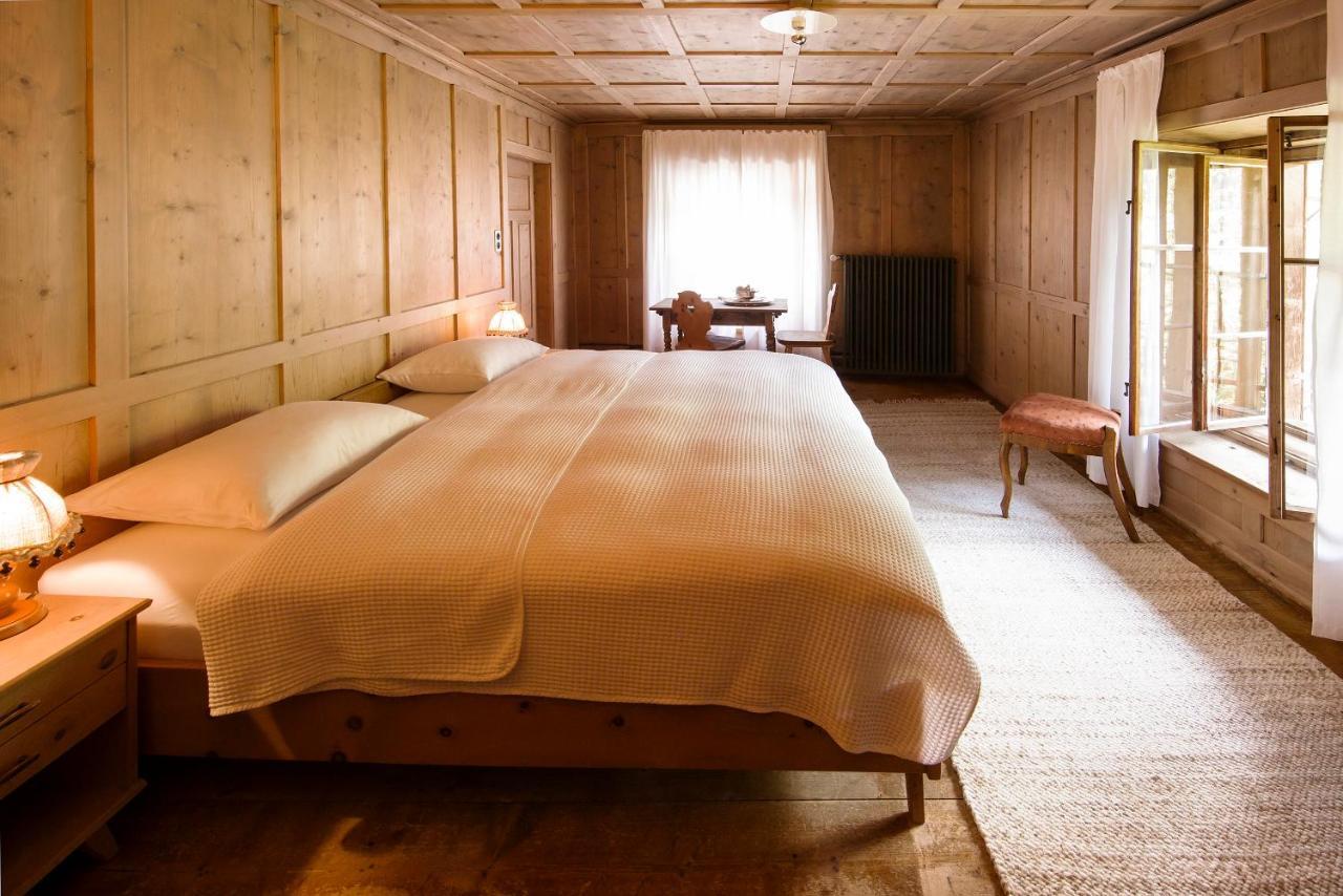 Hotel Chasa Chalavaina Müstair الغرفة الصورة