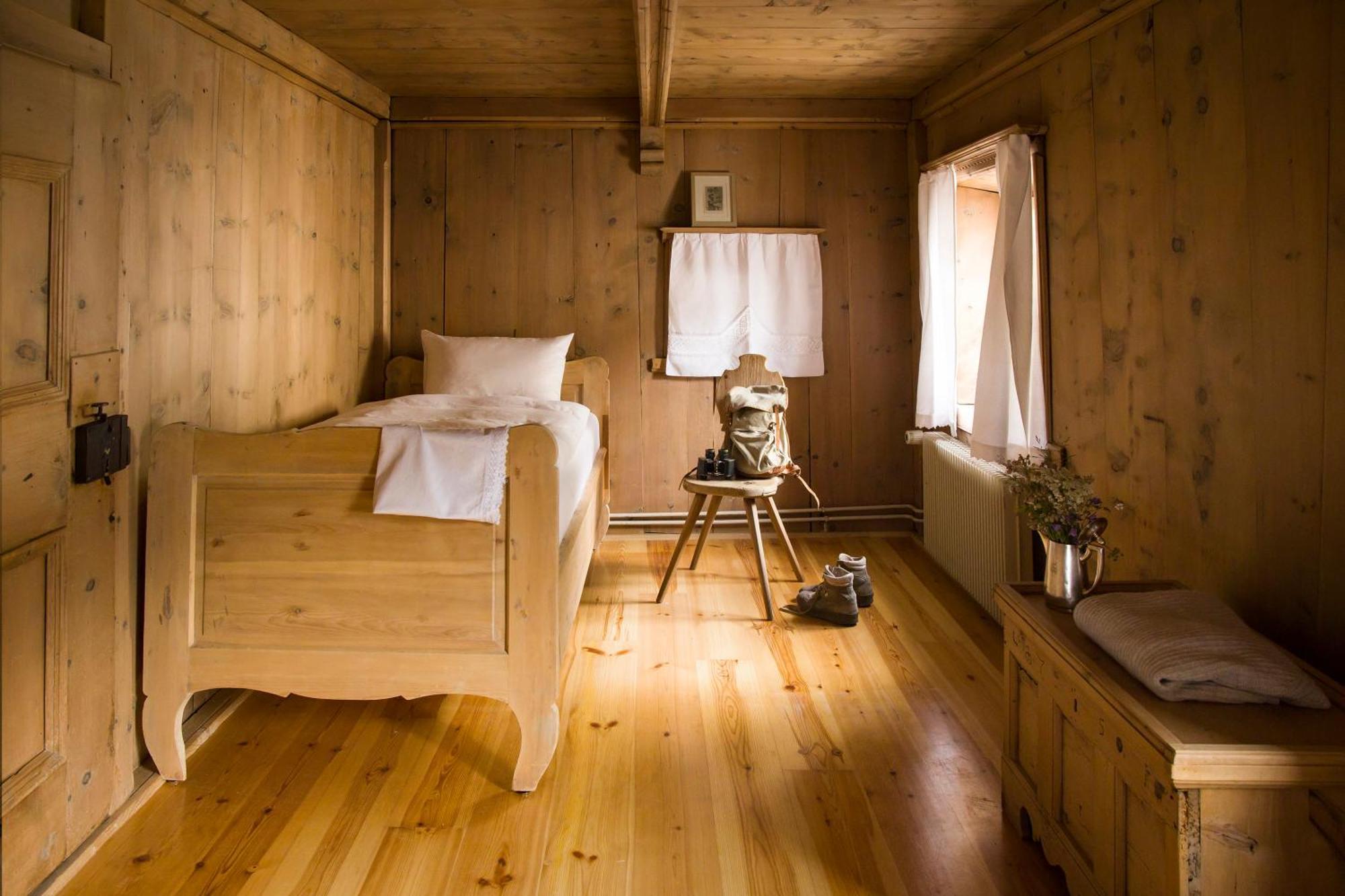 Hotel Chasa Chalavaina Müstair الغرفة الصورة