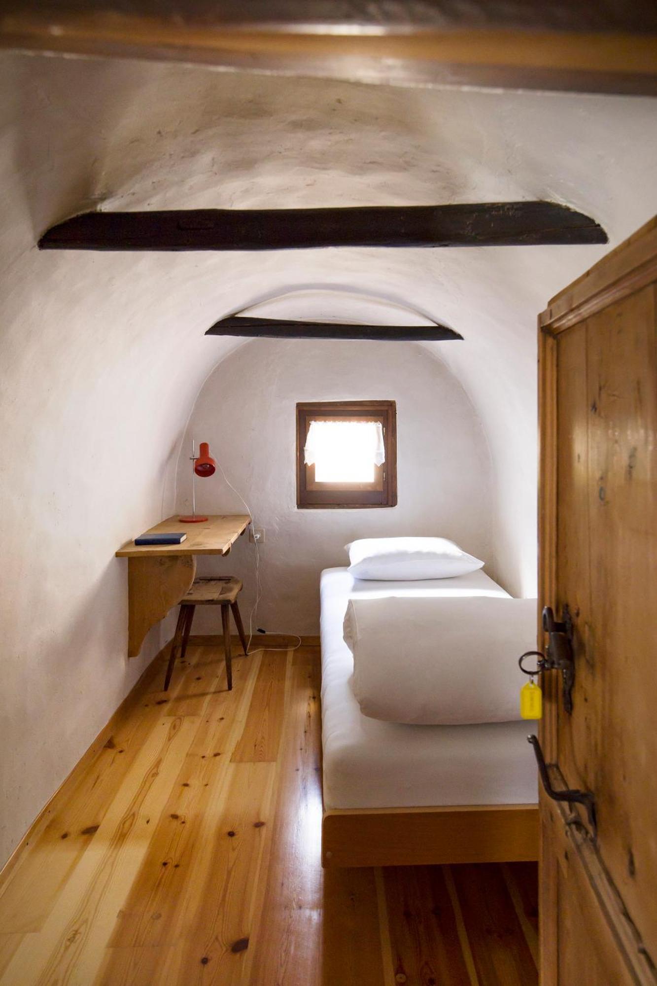 Hotel Chasa Chalavaina Müstair الغرفة الصورة