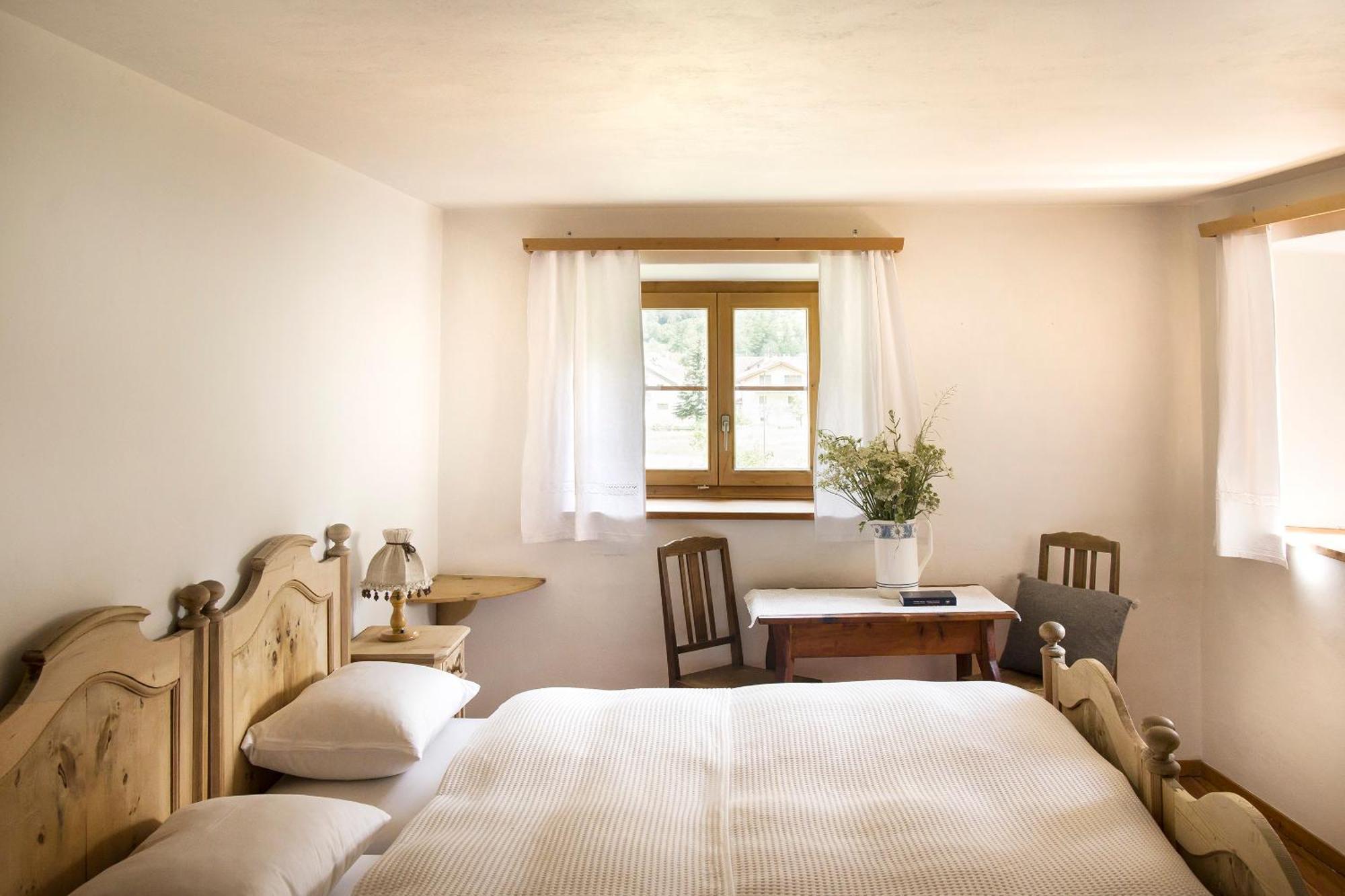 Hotel Chasa Chalavaina Müstair الغرفة الصورة