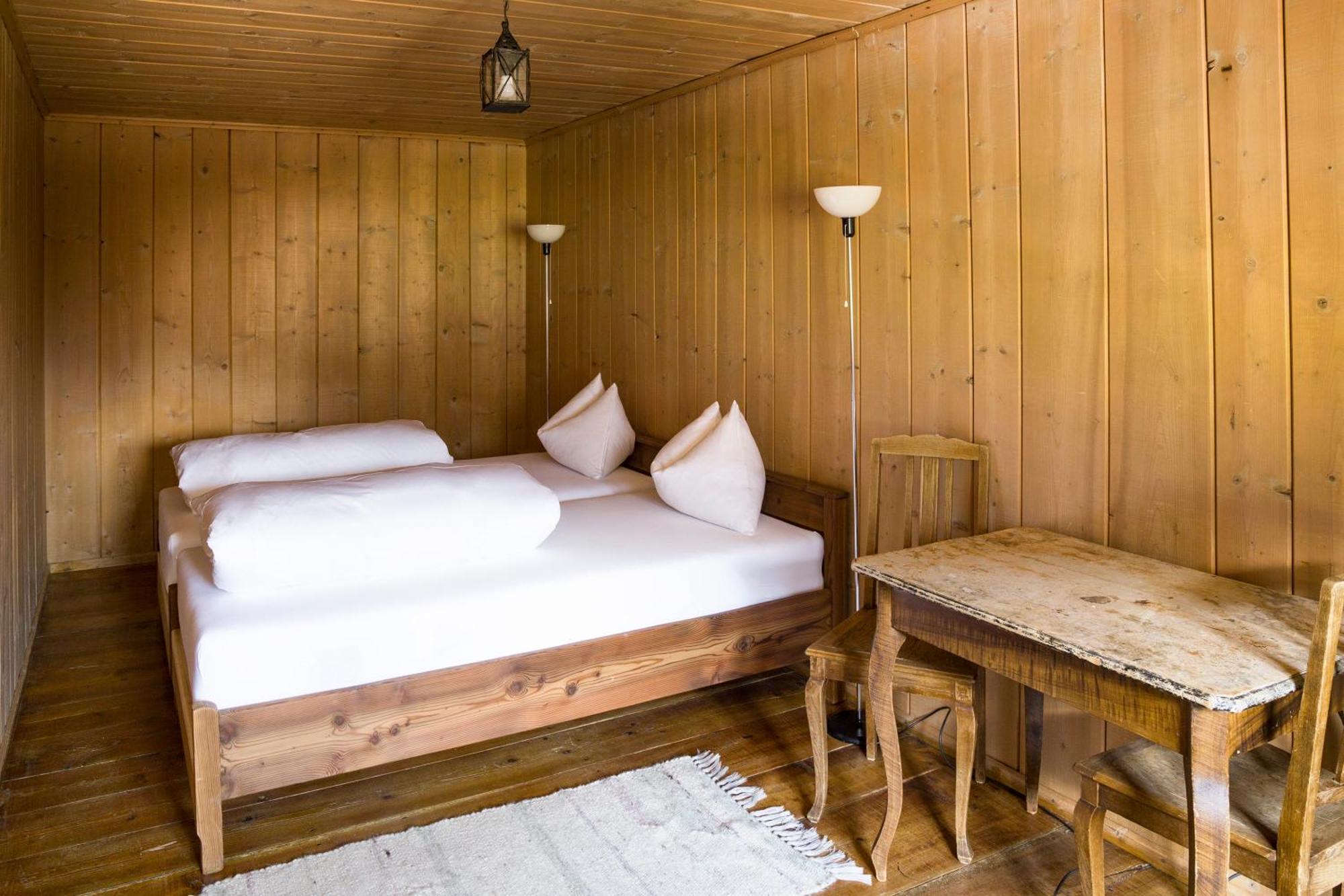 Hotel Chasa Chalavaina Müstair الغرفة الصورة