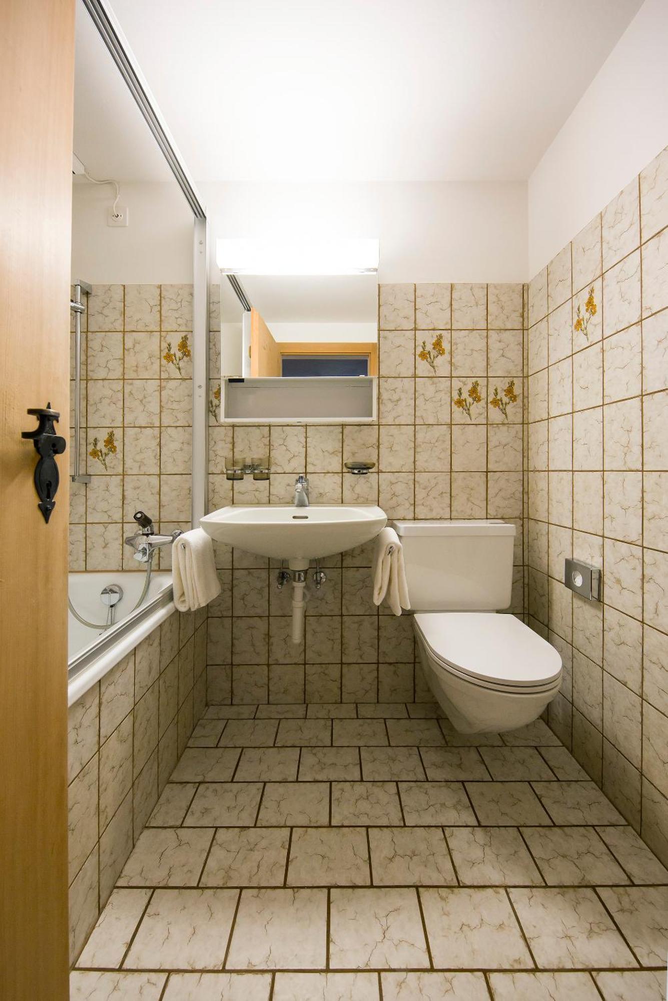 Hotel Chasa Chalavaina Müstair الغرفة الصورة